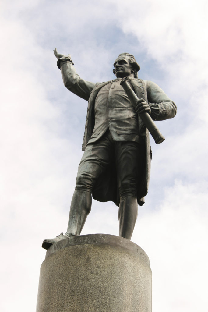 statue, James Cook, Sydney, Australia, explorer