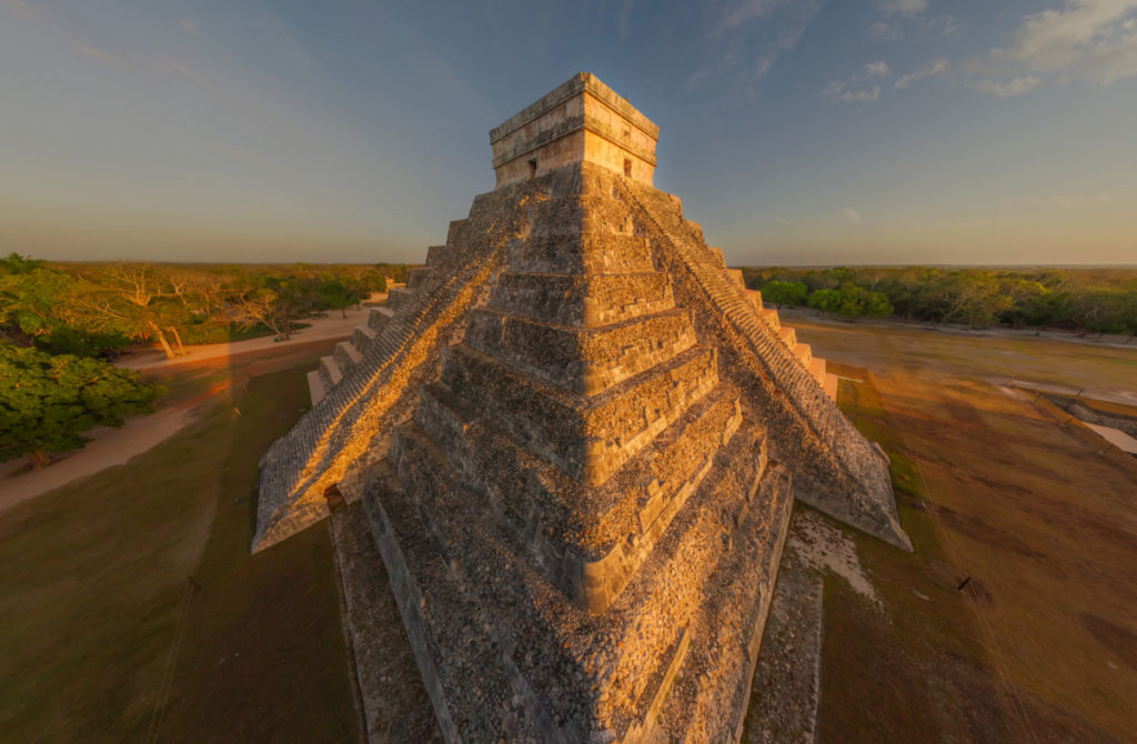 Pyramide, Chichen Iza, Mexiko, Maya, Drohnenfotografie, Luftaufnahme, lizenzfrei