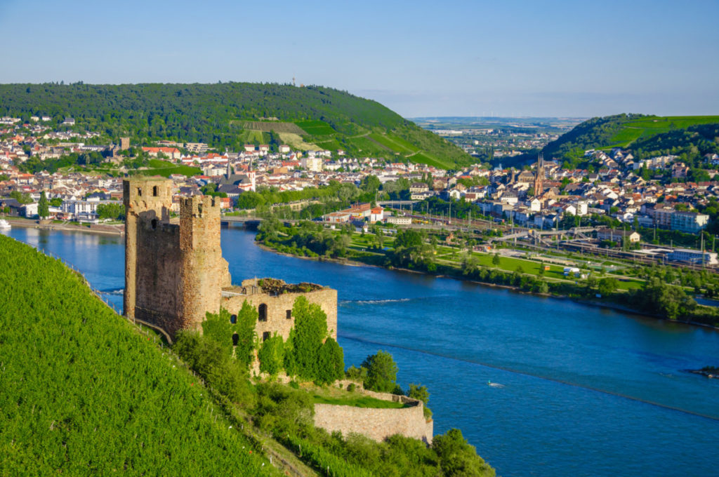 staycation, UNESCO Weltkulturerbe, Foto, Rhein, Burg, Ehrenfels, Tal, Sommer, lizenzfreie bilder, liznezfreipanthermedia 